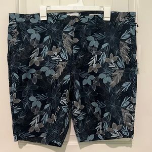 Goodfellow and Co navy floral mens shorts